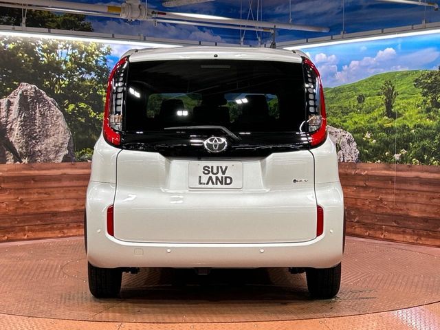 TOYOTA SIENTA HYBRID 2024