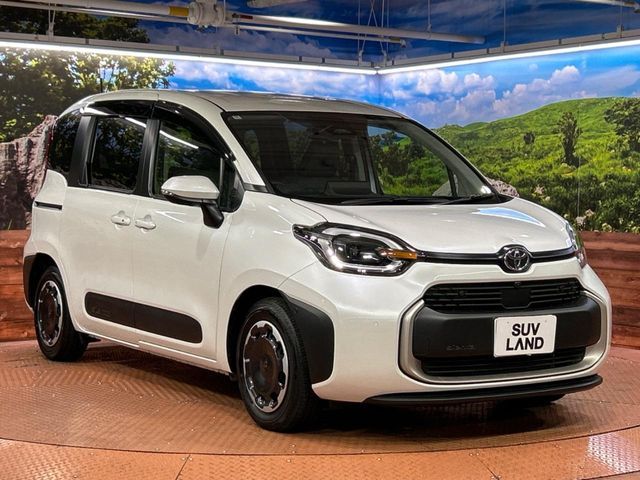 TOYOTA SIENTA HYBRID 2024