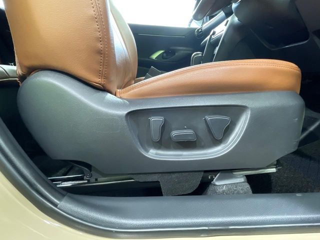 TOYOTA YARIS CROSS HYBRID 2023