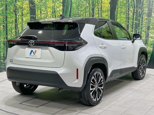 TOYOTA YARIS CROSS 2025