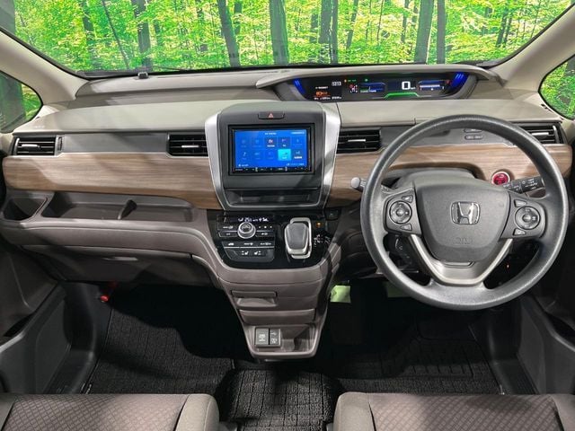 HONDA FREED HYBRID 2022