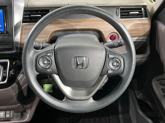 HONDA FREED HYBRID 2022
