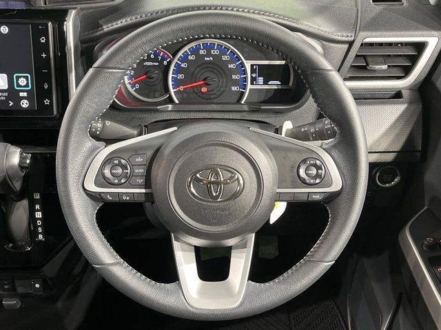 TOYOTA ROOMY 2021