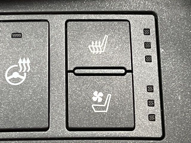 TOYOTA LEXUS IS300h 2023