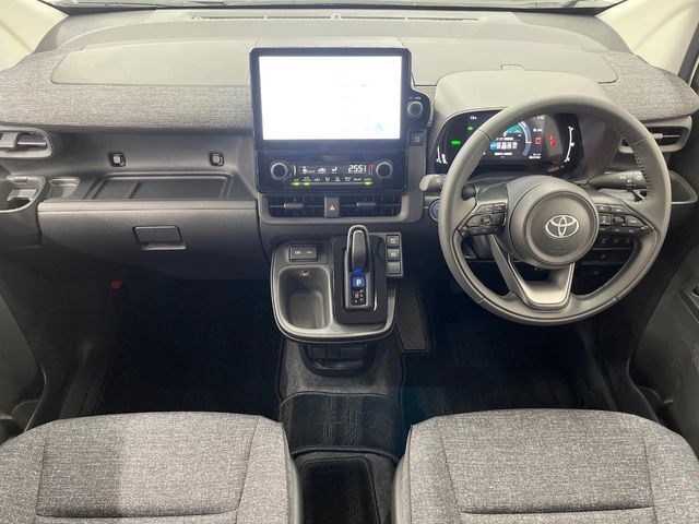 TOYOTA SIENTA HYBRID 2023