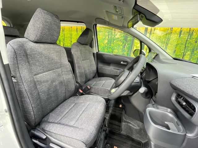 TOYOTA SIENTA HYBRID 2023