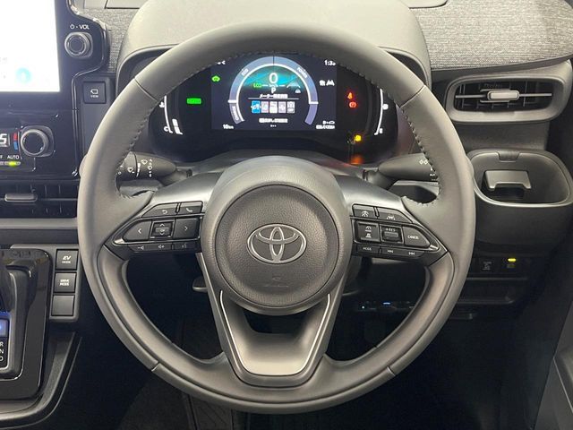 TOYOTA SIENTA HYBRID 2023