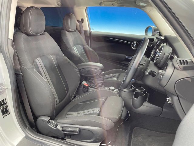 BMW MINI COOPER SD 2019