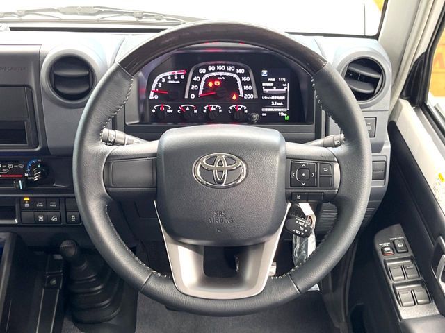 TOYOTA LANDCRUISER 70 2024