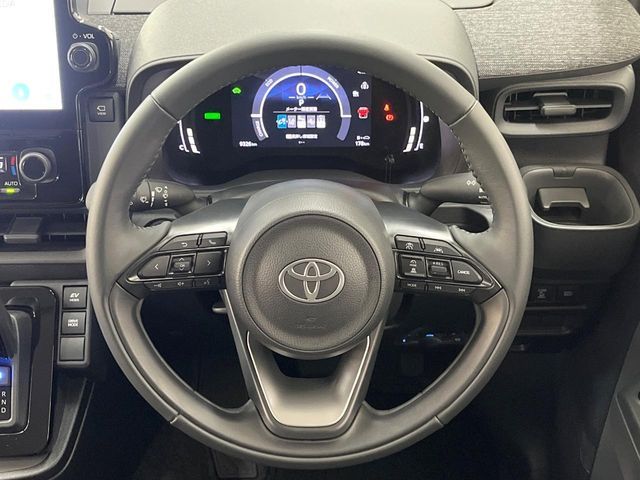 TOYOTA SIENTA HYBRID 2025