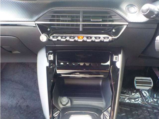 PEUGEOT PEUGEOT e-2008 2025