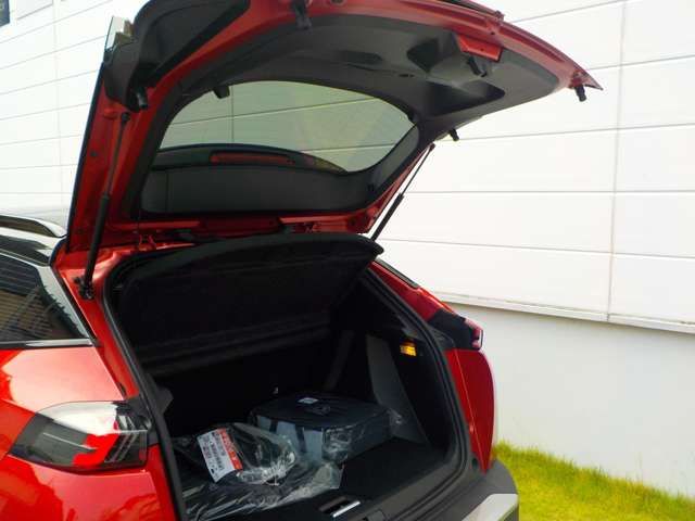 PEUGEOT PEUGEOT e-2008 2025