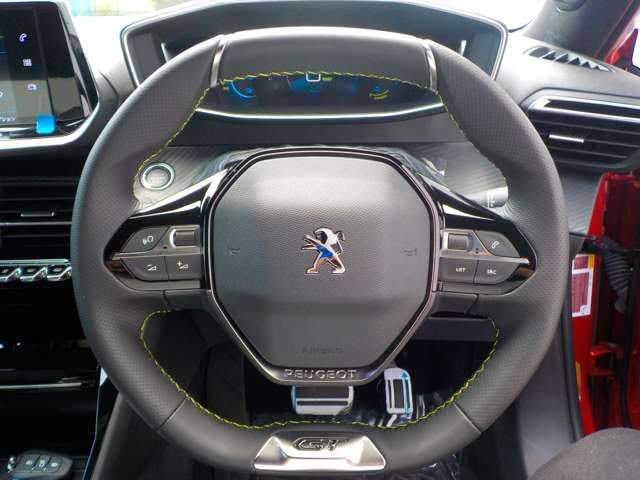 PEUGEOT PEUGEOT e-2008 2025