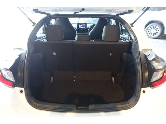 TOYOTA YARIS HYBRID 2023