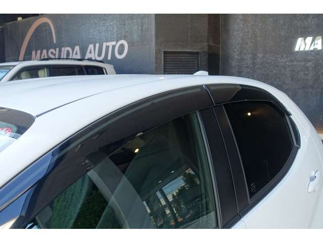 TOYOTA YARIS HYBRID 2023