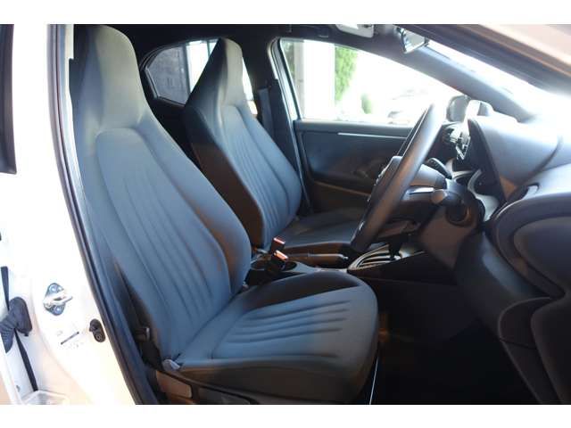 TOYOTA YARIS HYBRID 2023