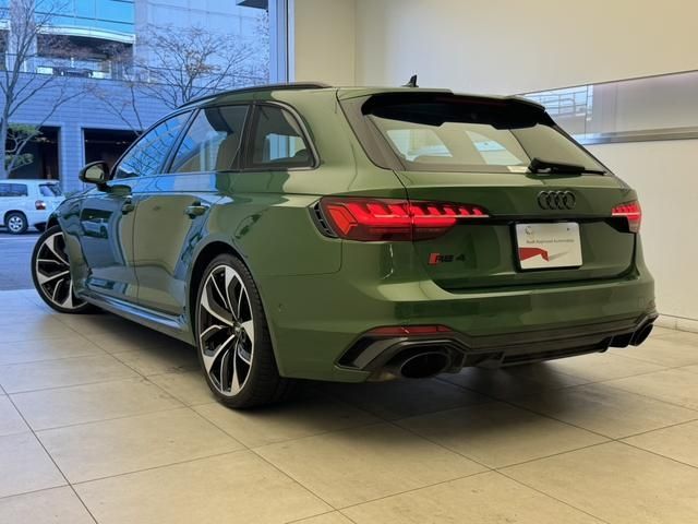 AUDI AUDI RS4 AVANT 2021