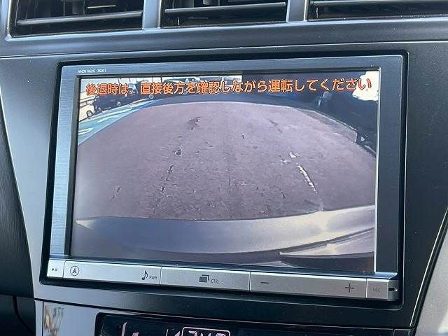 TOYOTA PRIUS Alpha 2012