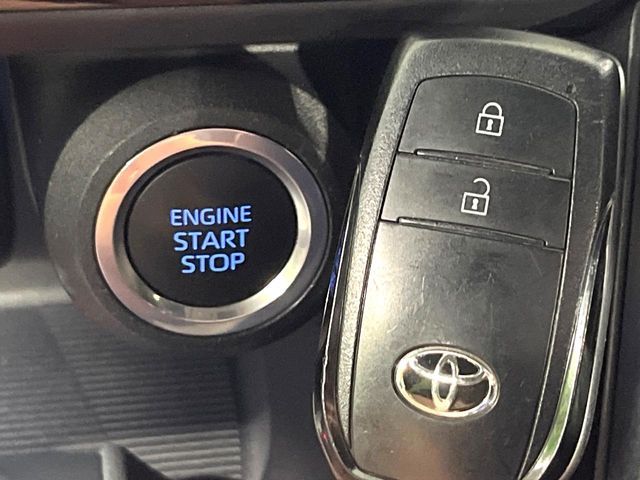 TOYOTA HARRIER 2WD 2022