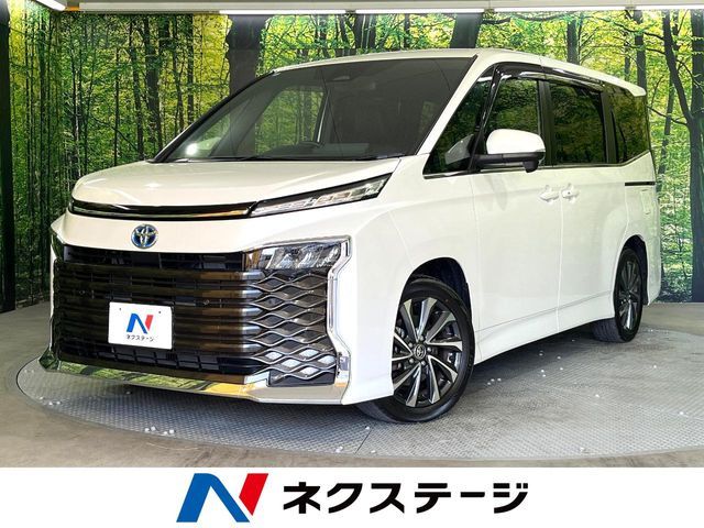 TOYOTA VOXY HYBRID 2024