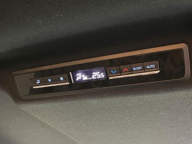 TOYOTA VOXY HYBRID 2024