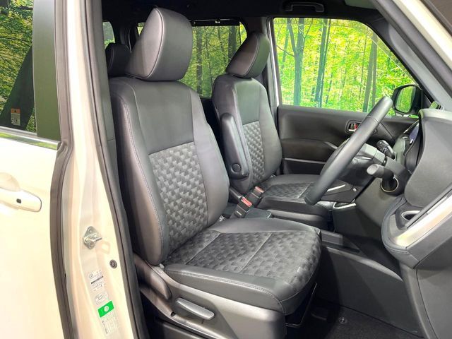 TOYOTA VOXY HYBRID 2024