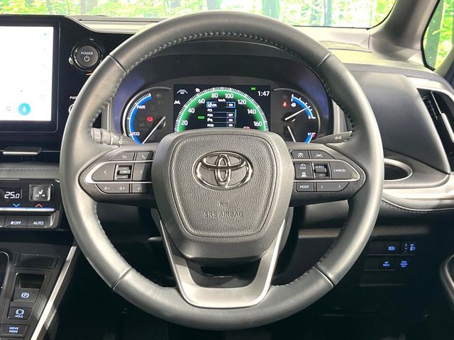 TOYOTA VOXY HYBRID 2024