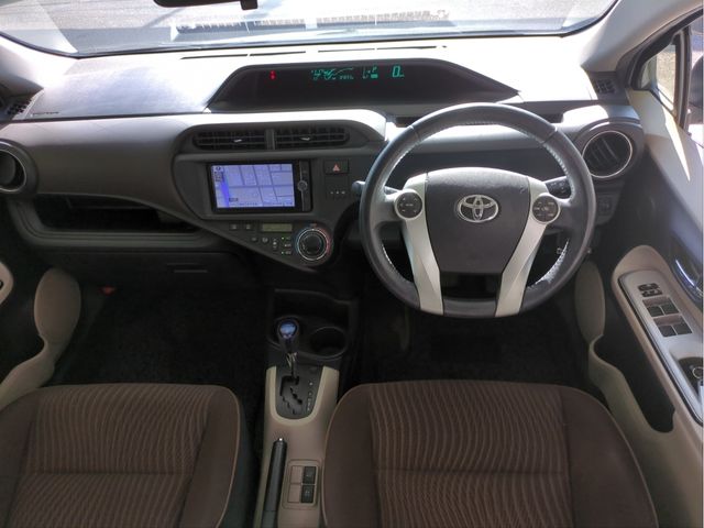 TOYOTA AQUA 2012