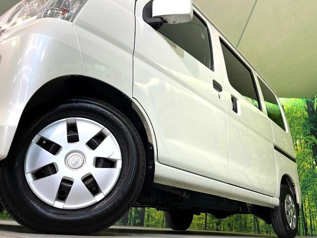 TOYOTA PIXIS van 4WD 2014