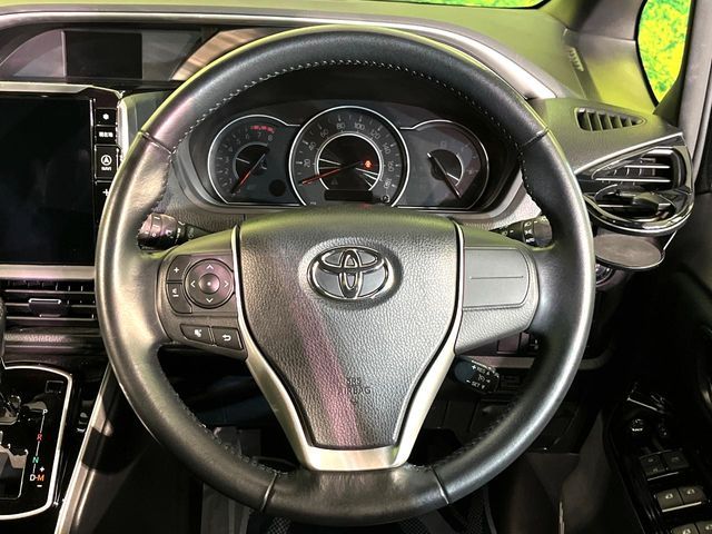 TOYOTA VOXY 2019