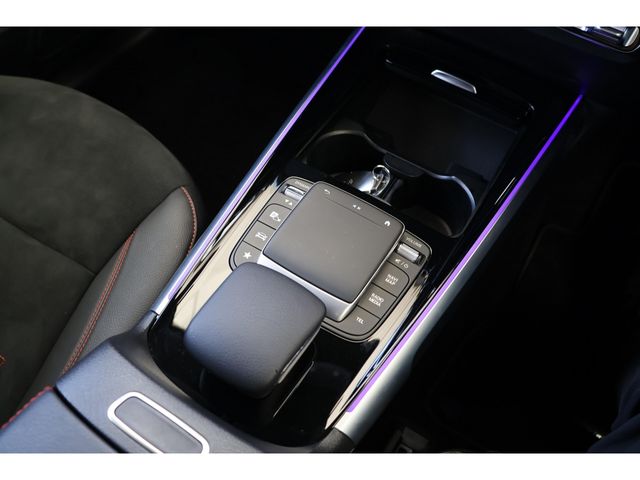 MERCEDES BENZ MERCEDES BENZ GLB 2022