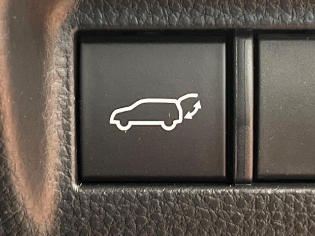 TOYOTA HARRIER 2WD 2024