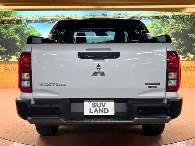 MITSUBISHI TRITON 2024