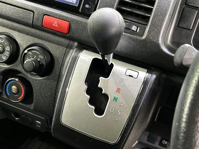 TOYOTA HIACE van 1.2t 2WD 2021