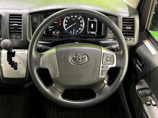 TOYOTA HIACE van 1.2t 2WD 2021