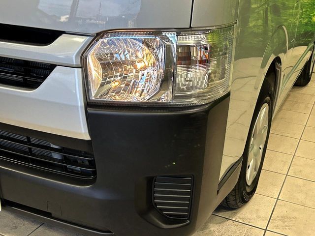 TOYOTA HIACE van 1.2t 2WD 2021