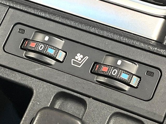 TOYOTA LANDCRUISER PRADO 2023