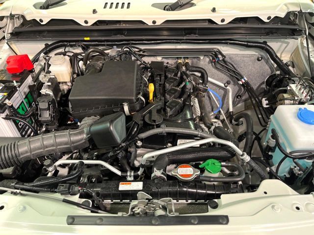 SUZUKI JIMNY NOMADE 2025