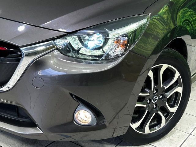 MAZDA DEMIO 2015