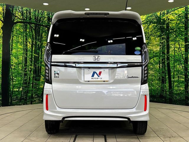 HONDA N BOX CUSTOM 2018