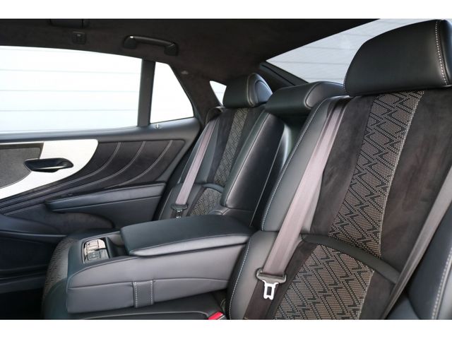 TOYOTA LEXUS LS500 4WD 2018