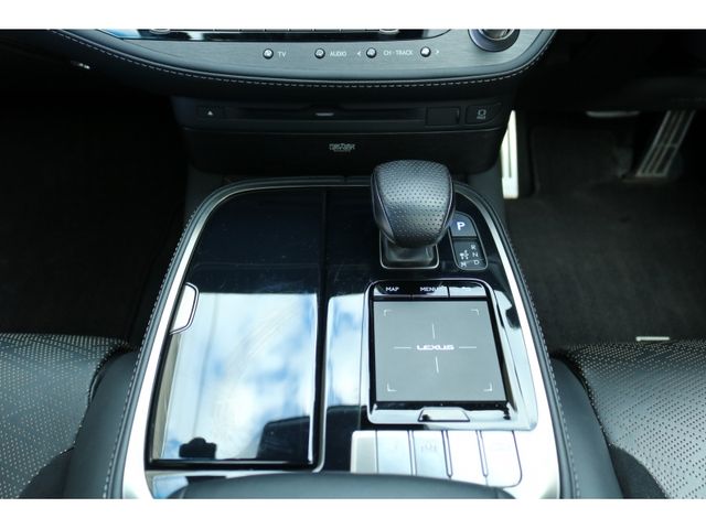 TOYOTA LEXUS LS500 4WD 2018