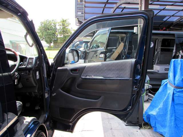 TOYOTA HIACE van 4WD 2009