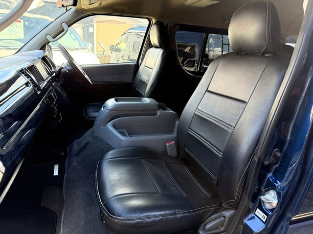 TOYOTA HIACE van 4WD 2009