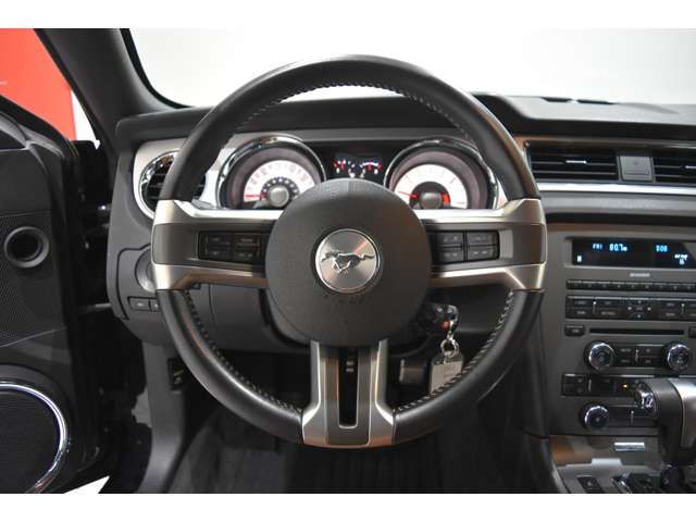 FORD FORD MUSTANG 2012