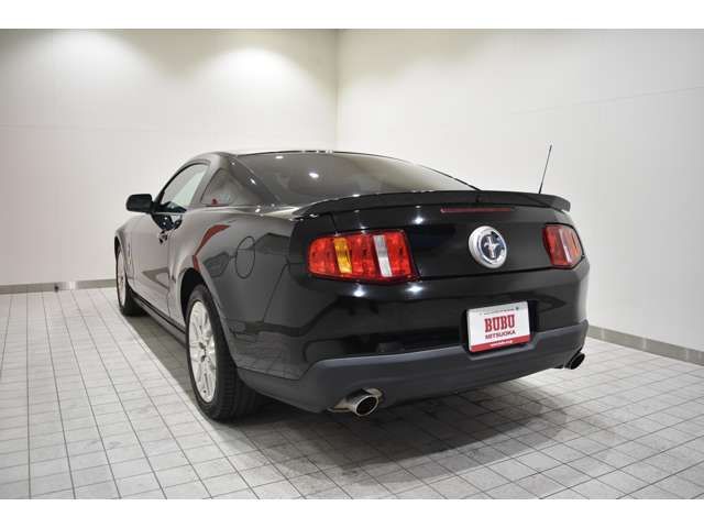 FORD FORD MUSTANG 2012