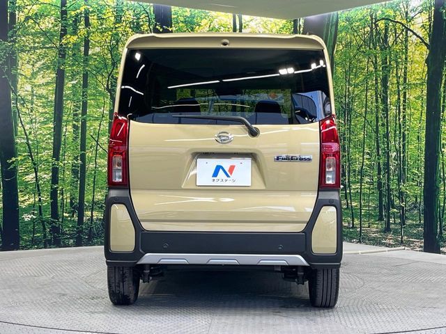 DAIHATSU TANTO FAN CROSS 2025