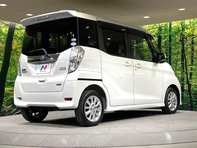 NISSAN DAYZ ROOX 2015