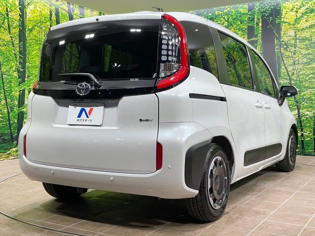 TOYOTA SIENTA HYBRID 2025