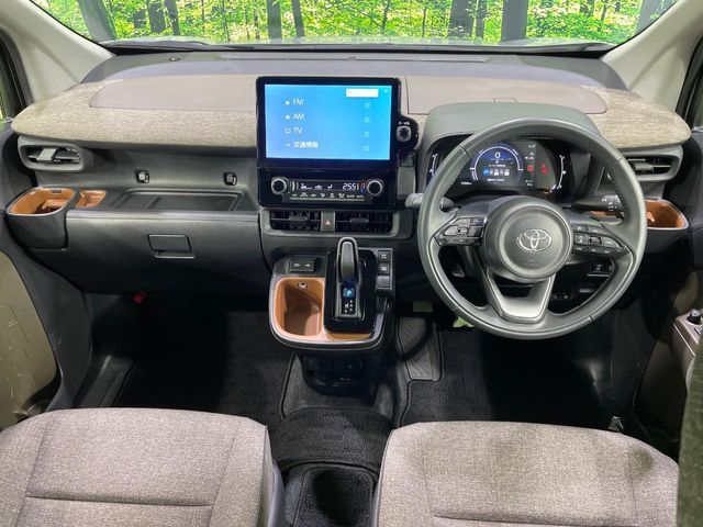 TOYOTA SIENTA HYBRID 2023